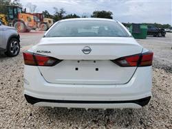 نيسان ألتيما